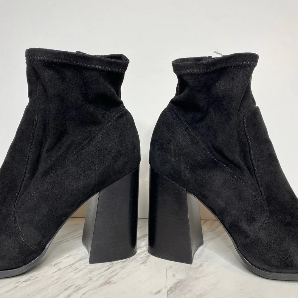 Steve Madden Touchdown Black Heeled Bootie 9.5